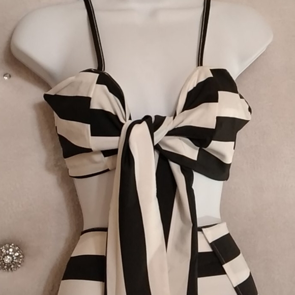 Dresses & Skirts - 🔥Striped two piece Skirt set